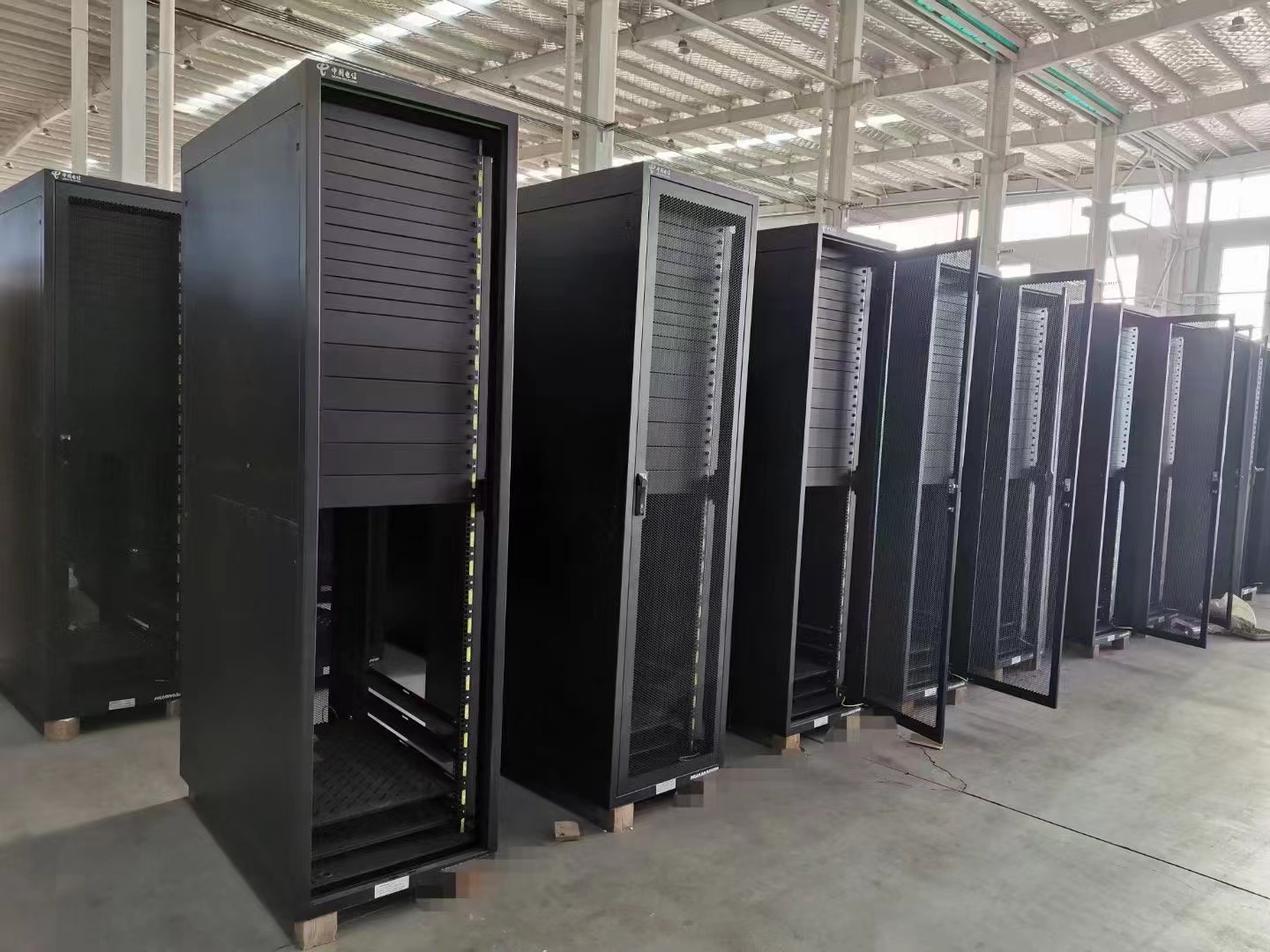 雅安市钣金加工定制机箱定制 - 价格
